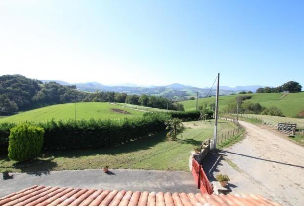 Gite A La Ferme Larranda Suhescun Exterior photo